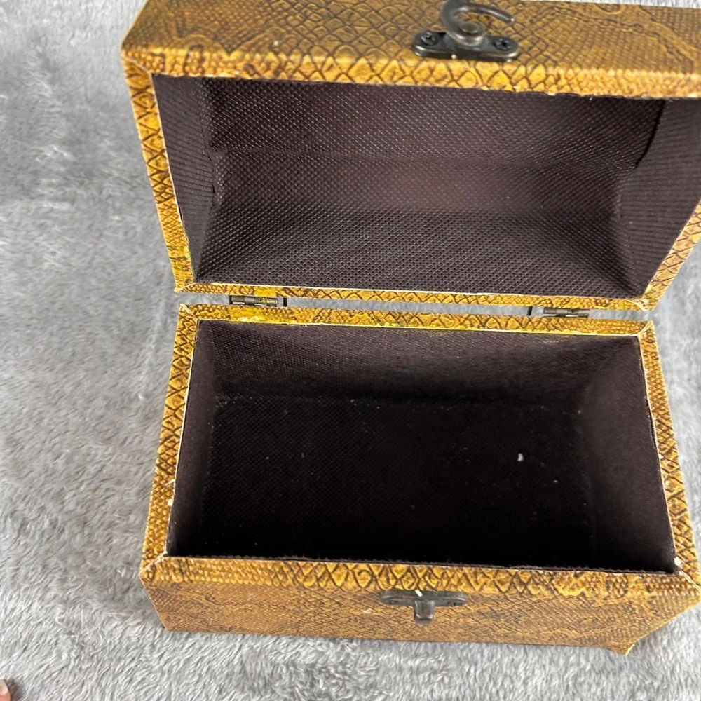 Vintage Snakeskin Embossed Treasure Chest Jewelry Box Bronze Handle Latch Yellow